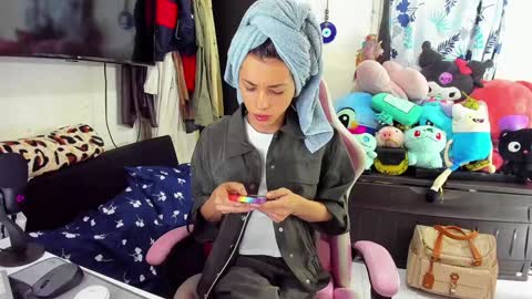 Snapshot of laurencesophiets chatting on January 25, 3:41 pm SF online show from January 25, 3:41 pm