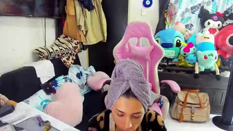 Snapshot of laurencesophiets chatting on March 9, 4:11 pm SF online show from March 9, 4:11 pm