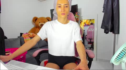 SF online show from April 22, 8:43 pm