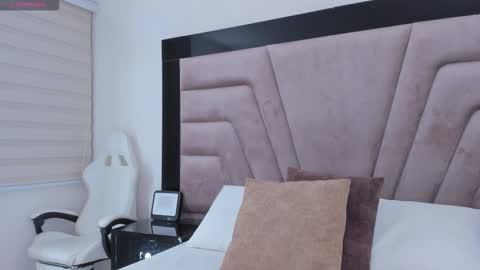 Snapshot of laurenclark1 chatting on March 3, 4:07 am laurenclark1 online show from March 3, 4:07 am