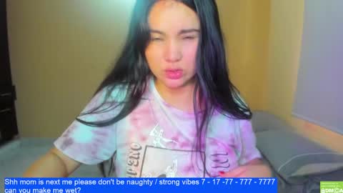 Snapshot of laurengirls1 chatting on January 6, 5:38 pm onlyfan laureng7 - 7 laureng2 online show from January 6, 5:38 pm