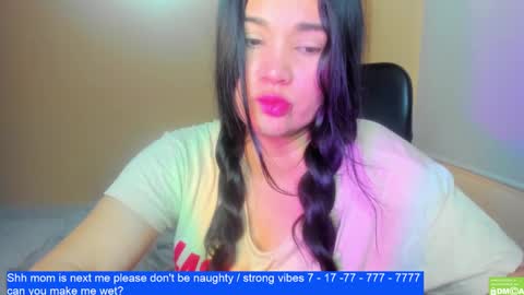 Snapshot of laurengirls1 chatting on January 9, 4:17 pm onlyfan laureng7 - 7 laureng2 online show from January 9, 4:17 pm