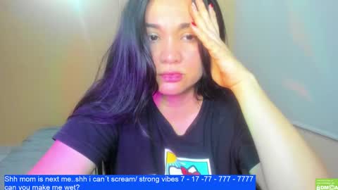 Snapshot of laurengirls1 chatting on January 12, 3:49 am onlyfan laureng7 - 7 laureng2 online show from January 12, 3:49 am