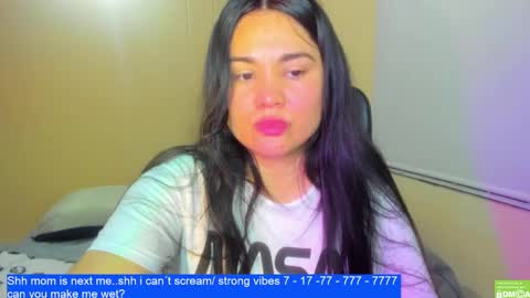 Snapshot of laurengirls1 chatting on January 13, 11:27 pm onlyfan laureng7 - 7 laureng2 online show from January 13, 11:27 pm