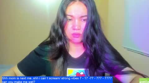 Snapshot of laurengirls1 chatting on January 19, 2:25 am onlyfan laureng7 - 7 laureng2 online show from January 19, 2:25 am