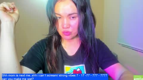 Snapshot of laurengirls1 chatting on January 19, 5:26 am onlyfan laureng7 - 7 laureng2 online show from January 19, 5:26 am