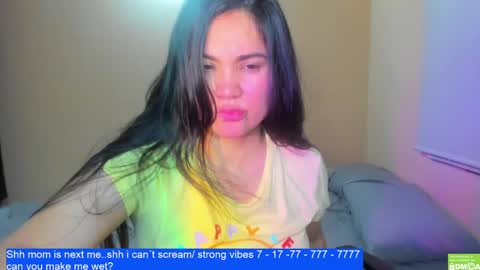 Snapshot of laurengirls1 chatting on January 21, 2:43 am onlyfan laureng7 - 7 laureng2 online show from January 21, 2:43 am