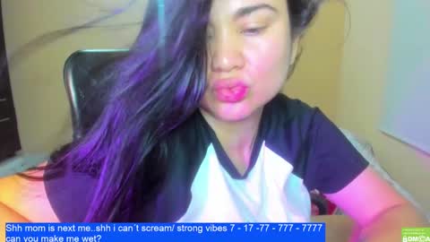 Snapshot of laurengirls1 chatting on January 23, 4:09 am onlyfan laureng7 - 7 laureng2 online show from January 23, 4:09 am