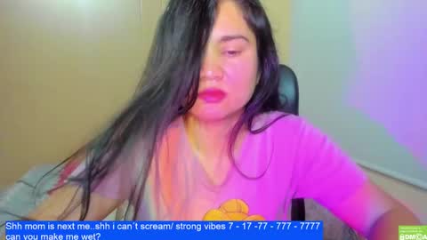 Snapshot of laurengirls1 chatting on February 1, 2:58 am onlyfan laureng7 - 7 laureng2 online show from February 1, 2:58 am