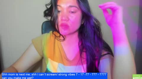 Snapshot of laurengirls1 chatting on February 6, 6:24 pm onlyfan laureng7 - 7 laureng2 online show from February 6, 6:24 pm