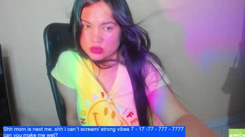 Snapshot of laurengirls1 chatting on February 7, 4:35 pm onlyfan laureng7 - 7 laureng2 online show from February 7, 4:35 pm
