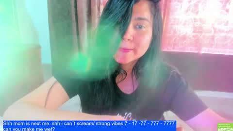 Snapshot of laurengirls1 chatting on February 11, 6:01 pm onlyfan laureng7 - 7 laureng2 online show from February 11, 6:01 pm