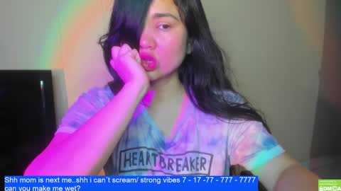 Snapshot of laurengirls1 chatting on February 13, 6:27 pm onlyfan laureng7 - 7 laureng2 online show from February 13, 6:27 pm