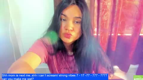 Snapshot of laurengirls1 chatting on February 26, 2:57 pm onlyfan laureng7 - 7 laureng2 online show from February 26, 2:57 pm