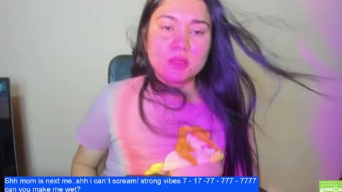 Snapshot of laurengirls1 chatting on March 6, 4:38 pm onlyfan laureng7 - 7 laureng2 online show from March 6, 4:38 pm