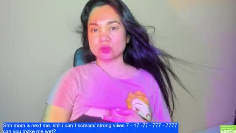 Snapshot of laurengirls1 chatting on March 7, 3:08 am onlyfan laureng7 - 7 laureng2 online show from March 7, 3:08 am