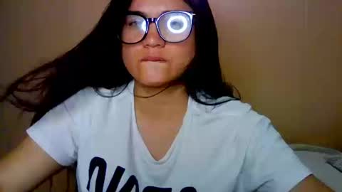 Snapshot of laurengirls1 chatting on September 25, 3:05 pm onlyfan laureng7 - 7 laureng2 online show from September 25, 3:05 pm