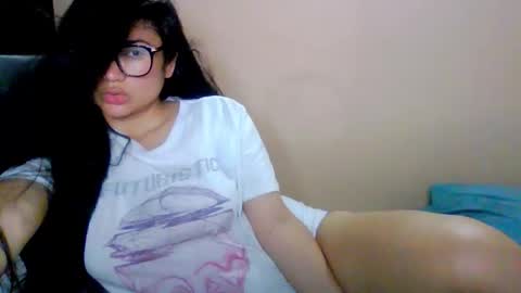 Snapshot of laurengirls1 chatting on October 3, 4:48 pm onlyfan laureng7 - 7 laureng2 online show from October 3, 4:48 pm