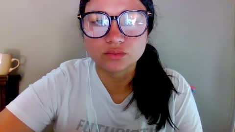 Snapshot of laurengirls1 chatting on October 15, 1:44 pm onlyfan laureng7 - 7 laureng2 online show from October 15, 1:44 pm
