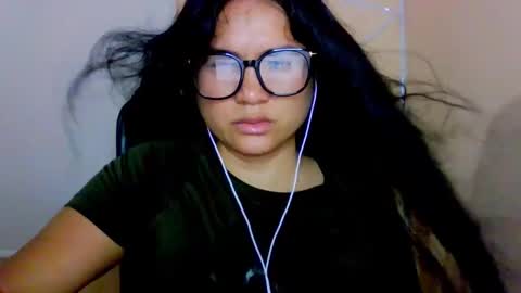 Snapshot of laurengirls1 chatting on October 20, 4:13 am onlyfan laureng7 - 7 laureng2 online show from October 20, 4:13 am