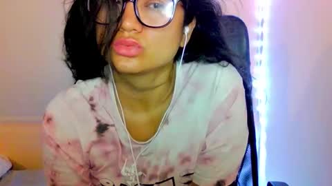 Snapshot of laurengirls1 chatting on October 20, 4:18 pm onlyfan laureng7 - 7 laureng2 online show from October 20, 4:18 pm