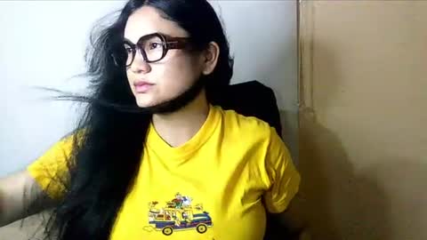 Snapshot of laurengirls1 chatting on June 17, 10:21 pm onlyfan laureng7 - 7 laureng2 online show from June 17, 10:21 pm