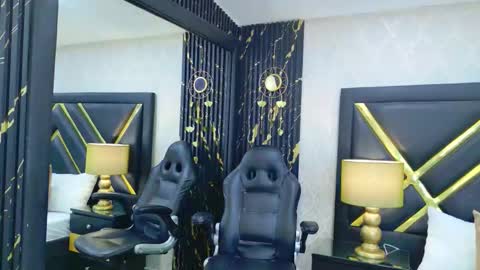 Lauren online show from March 26, 3:45 am