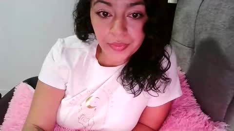 laurenhot94 online show from December 5, 7:10 pm