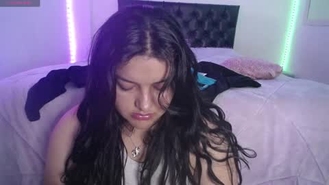 Snapshot of laurenkenner28_ chatting on May 12, 7:44 pm laurenkenner28_ online show from May 12, 7:44 pm