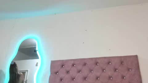 laurenlaine online show from September 14, 5:01 pm