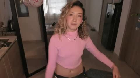 Snapshot of laurenn_111 chatting on May 12, 9:45 pm laurenn_111 online show from May 12, 9:45 pm