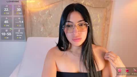 Snapshot of laurenn_smitth chatting on January 19, 12:31 pm laurenn_smitth online show from January 19, 12:31 pm
