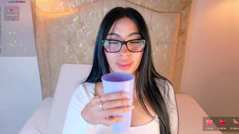 laurenn_smitth online show from March 31, 1:11 pm
