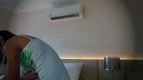 Lauren Saenz online show from October 27, 12:09 pm