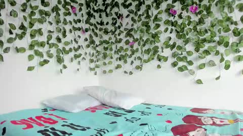 laurensmith9 online show from March 15, 2:12 pm