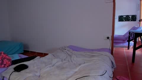 Snapshot of laurent_a chatting on January 23, 6:14 pm Lucie online show from January 23, 6:14 pm