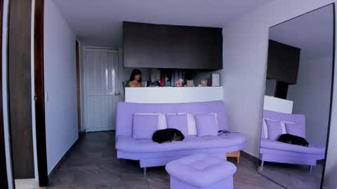 Snapshot of laurent_a chatting on September 10, 7:47 pm Lucie online show from September 10, 7:47 pm