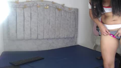 lauri_thx online show from January 6, 2:10 pm