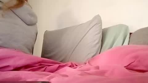 lauriehotxxx online show from November 15, 1:51 pm