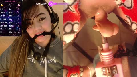 Snapshot of lauriss_ chatting on December 28, 12:13 pm lauriss_ online show from December 28, 12:13 pm