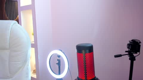 Snapshot of lauroberts chatting on March 10, 6:59 am Lau Roberts online show from March 10, 6:59 am