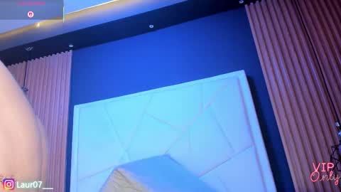 Snapshot of lauroberts chatting on January 10, 3:41 am Lau Roberts online show from January 10, 3:41 am