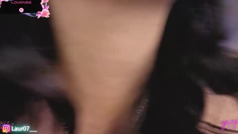 Snapshot of lauroberts chatting on February 17, 7:31 pm Lau Roberts online show from February 17, 7:31 pm