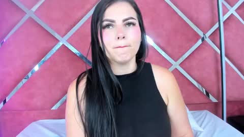 LauryJonson  online show from January 15, 10:57 pm