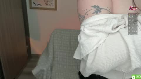 Lauryn online show from October 11, 9:02 pm