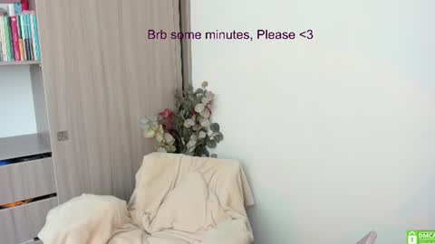 Snapshot of lauryn_chills chatting on June 16, 5:04 pm Lauryn online show from June 16, 5:04 pm