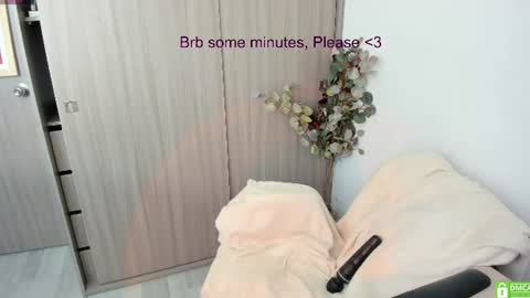 Snapshot of lauryn_chills chatting on July 6, 5:26 pm Lauryn online show from July 6, 5:26 pm