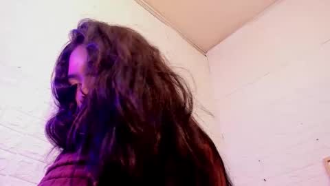 Snapshot of laurynandnarem chatting on February 11, 6:18 am Laury and Narem online show from February 11, 6:18 am