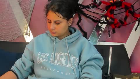 Snapshot of laurynjeffers chatting on October 30, 3:30 am LaurynJeffers online show from October 30, 3:30 am