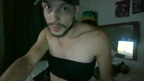 Snapshot of lausent chatting on December 22, 2:19 am Ed and Alexander online show from December 22, 2:19 am